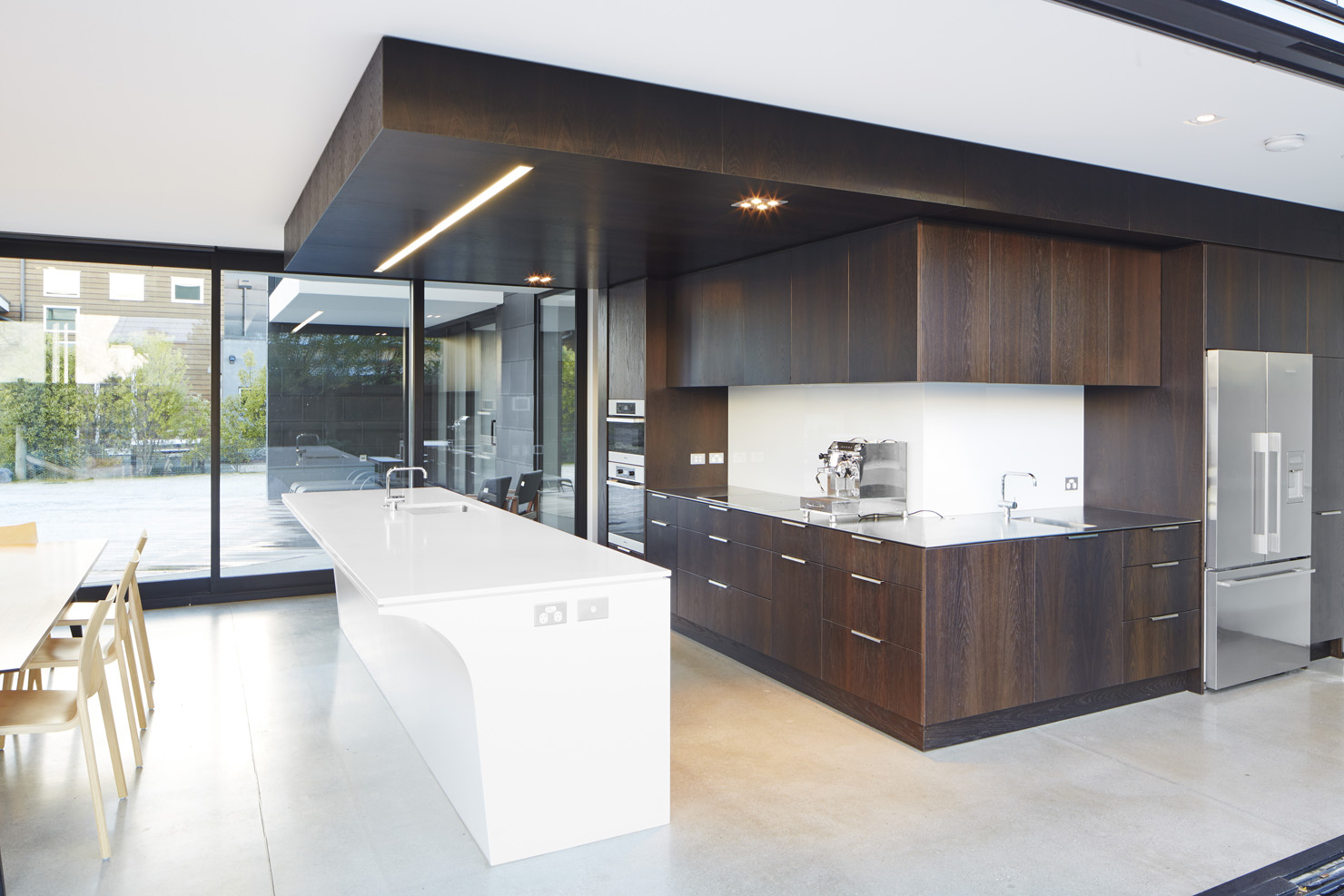 igd-portfolio-image ingrid geldof Culinary Curve ensuite, wardrobe and kitchen design